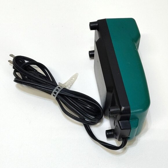 Makita DC1414 7.2v - 14.4v NiCd Tool Battery Charger Power Cord Compact Durable - Picture 4 of 6